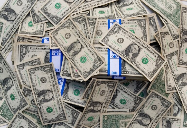 Traditional IRA vs Roth IRA
